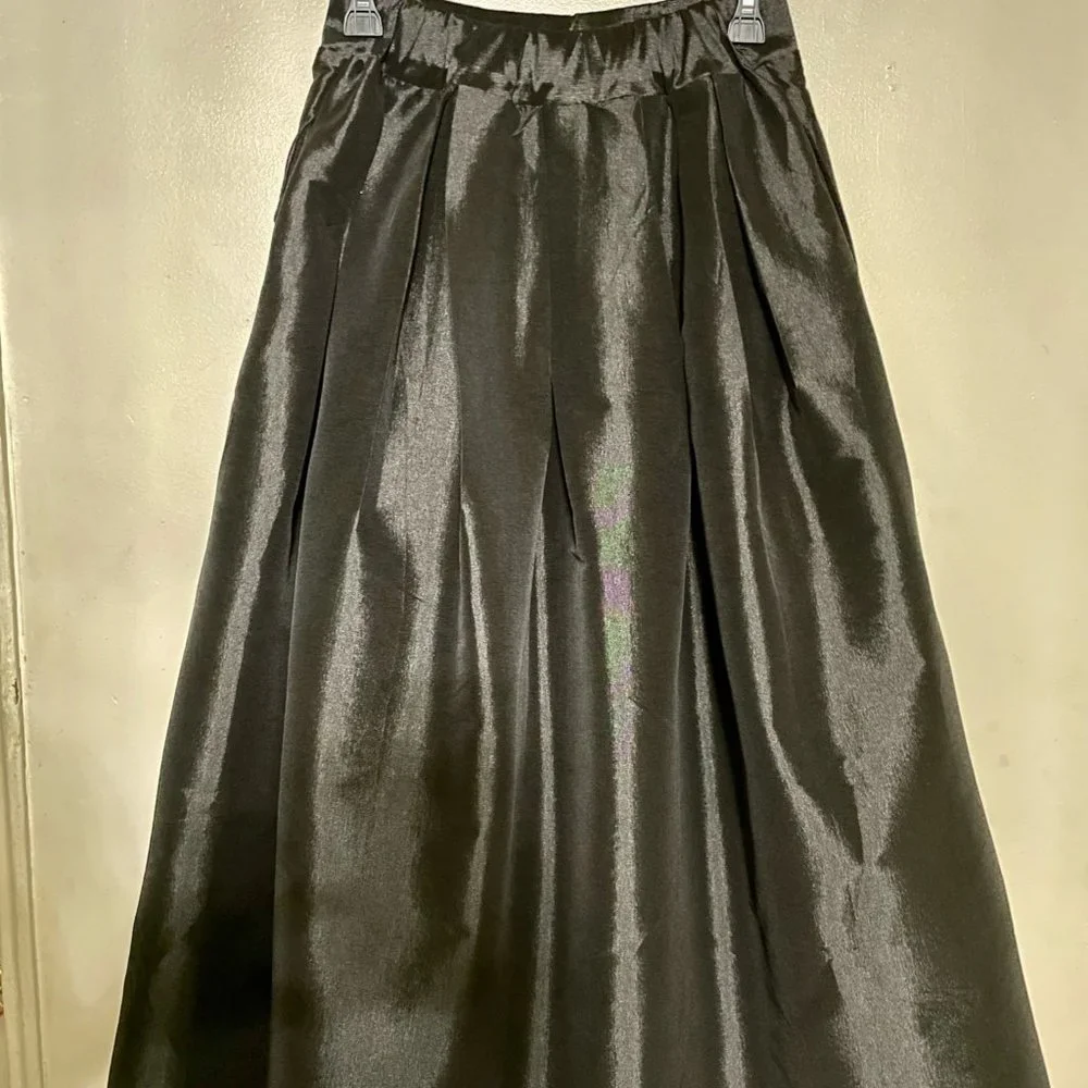 Black Pleated Maxi Skirt - Picture 5 of 5